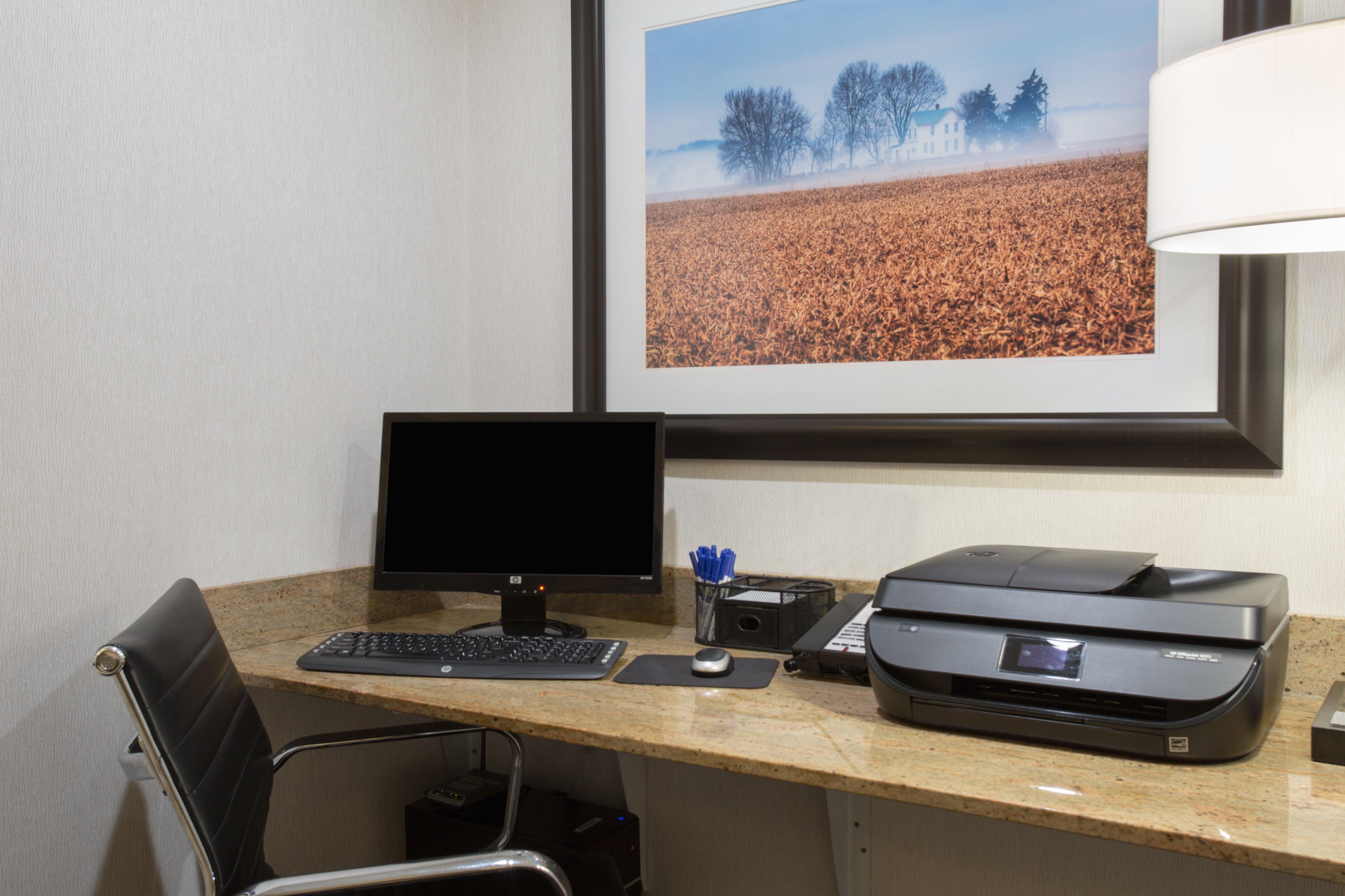 Holiday Inn Express Hotel & Suites Concordia Us 81 By Ihg Exterior foto